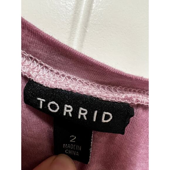 Torrid Tshirt "Road Trippin" Mauve with tie accent Size 2 - Picture 3 of 5